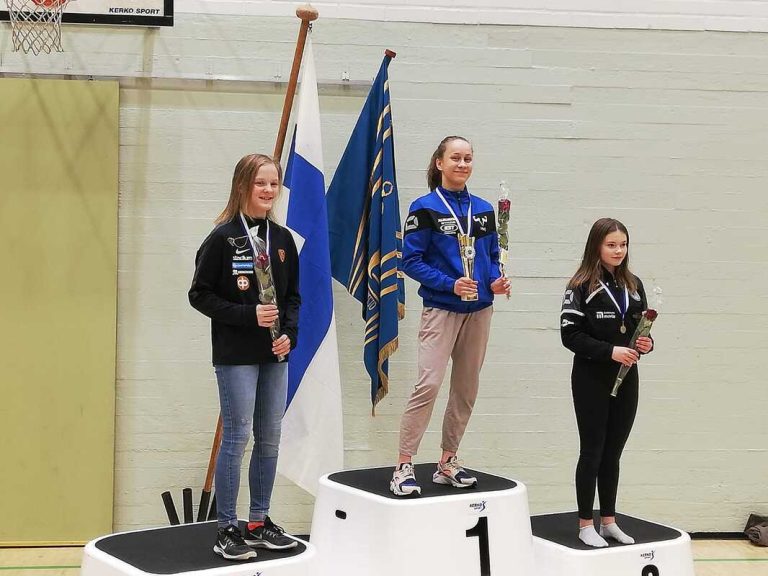 Sanni Sarkkinen paini SM-Kultaa