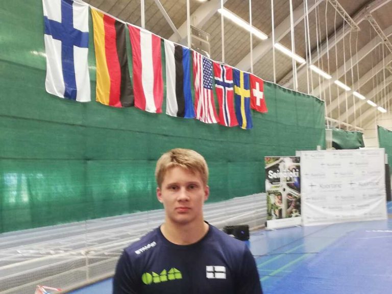 Jonni Sarkkinen painimaan MM-kisoihin