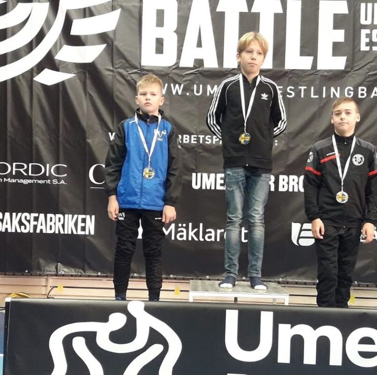Onni paini hopealle Umeå Wrestling Battlessa