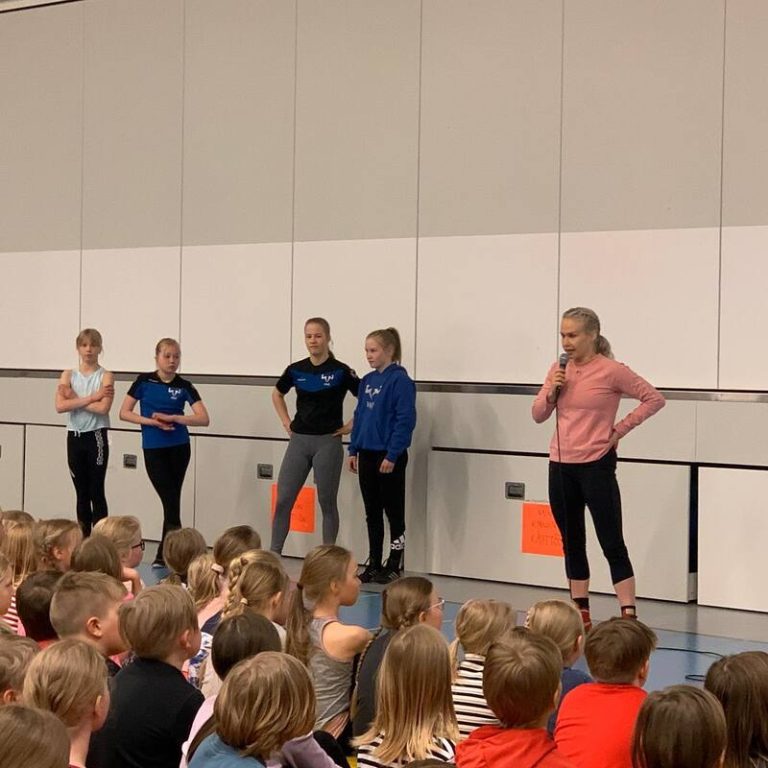 Petra Ollin naispainikiertue Jyväskylässä