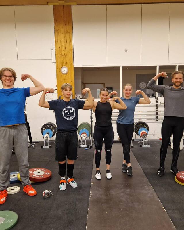 Woimanpesällä painonnoston kauden päätöskilpailut