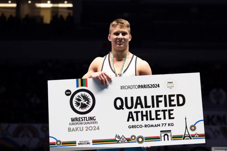 Jonni Sarkkinen paini maapaikan Pariisin Olympialaisiin!!!